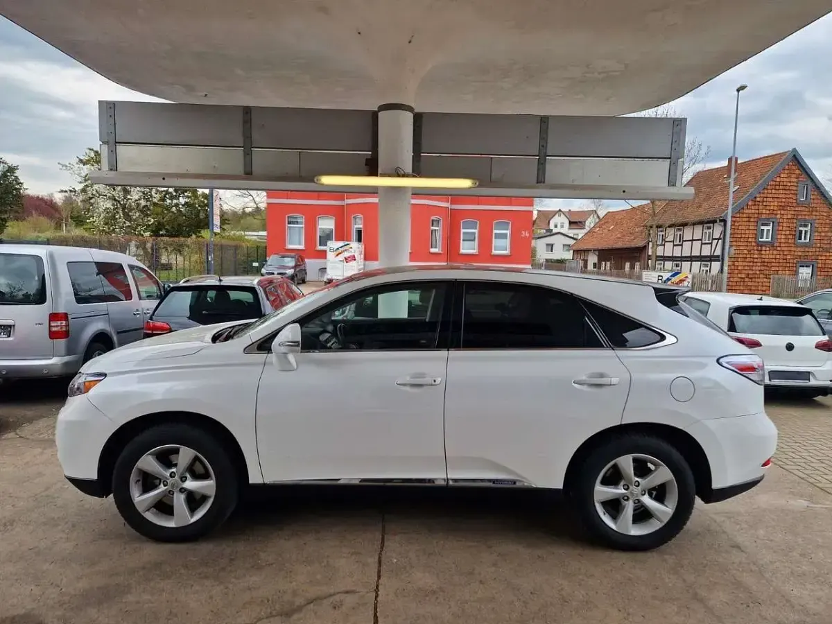 Begagnad Lexus RX450h 249 HK (183 kW) 2011 Vit SUV
