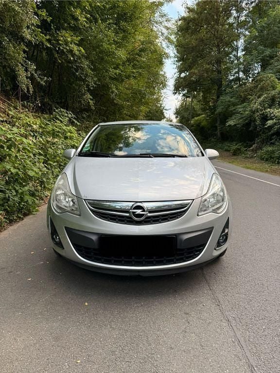 Silber Gebraucht 2011 Opel Corsa Edition Limousine | 1.950 € (Guter Preis) - Bild 1/4