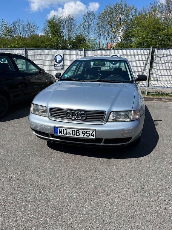 Silber Gebraucht 1996 Audi A4 Limousine | 1.499 € (Fairer Preis) - Bild 1/4
