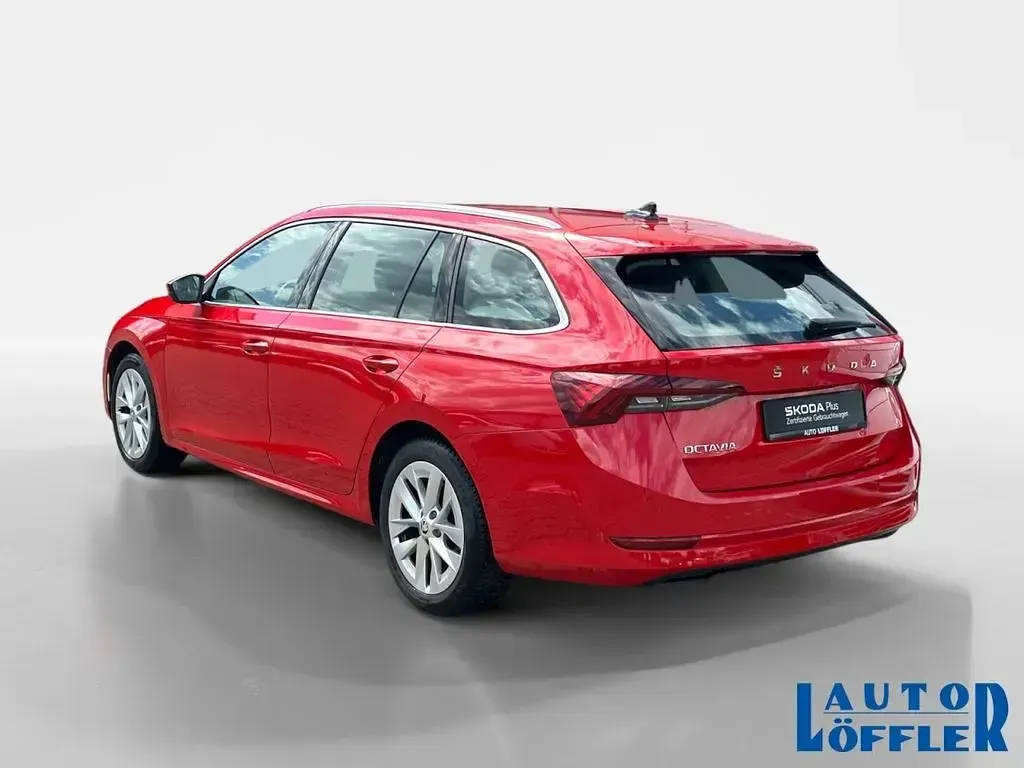 Gebraucht Skoda Octavia First Edition 150 PS (110 kW) 2021 Corridarot Kombi
