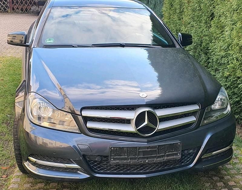 Gebraucht Mercedes C180 156 PS (114 kW) 2012 Grau Coupé