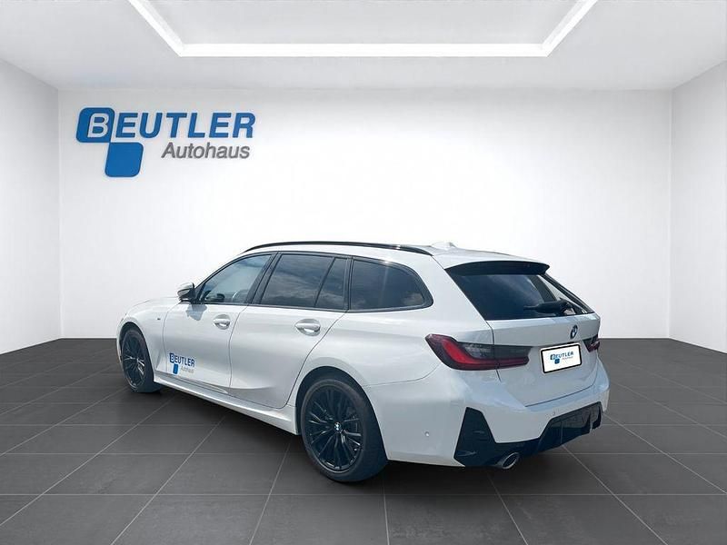 Gebraucht BMW 320 M Sport 190 PS (139 kW) 2024 Weiß Kombi