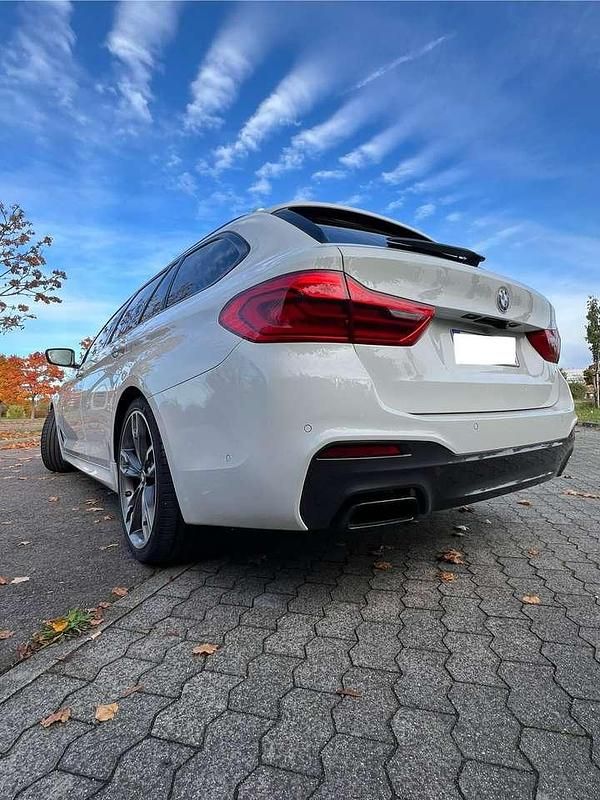 Gebraucht BMW M550 400 PS (294 kW) 2018 Weiß Limousine