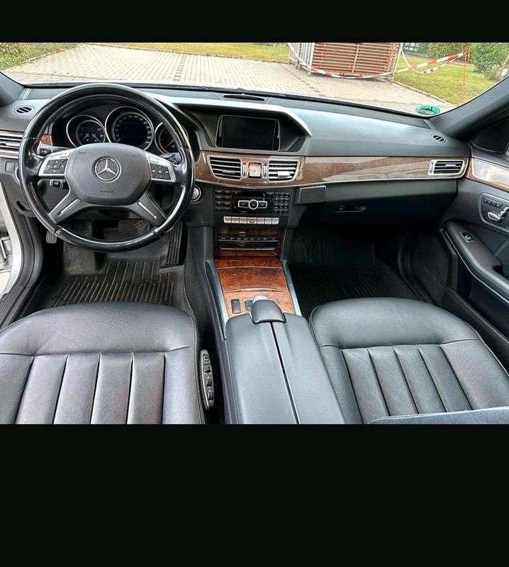 Gebraucht Mercedes E350 Avantgarde 258 PS (189 kW) 2013 Silber Kombi