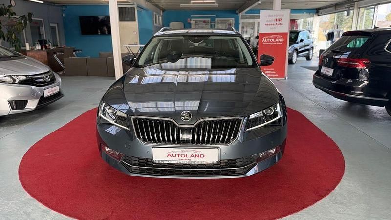 Gebraucht Skoda Superb Style 190 PS (139 kW) 2017 Grau Kombi