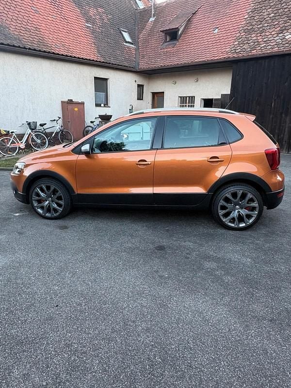 Gebraucht VW Polo Cross 90 PS (66 kW) 2015 Orange Kleinwagen