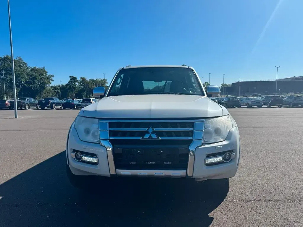 Gebraucht Mitsubishi Pajero 200 PS (147 kW) 2014 Weiß SUV