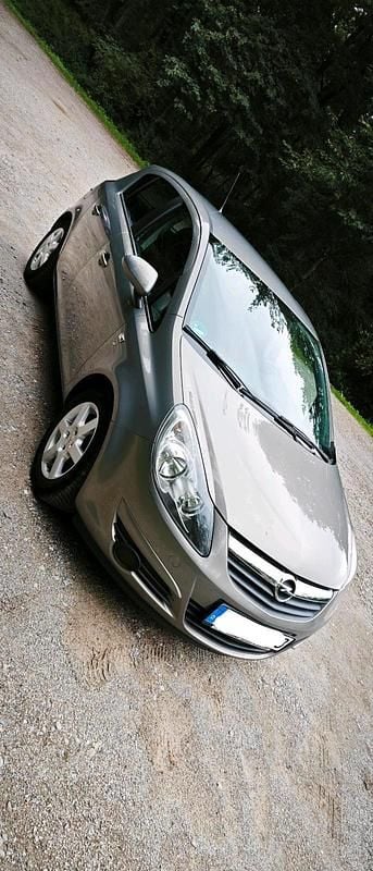 Braun Gebraucht 2011 Opel Corsa Edition Kleinwagen | 2.900 € (Guter Preis) - Bild 1/4