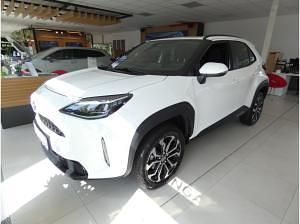 Neu Toyota Yaris Cross Plus 92 PS (67 kW) 2025 Silber (silver metallic) SUV