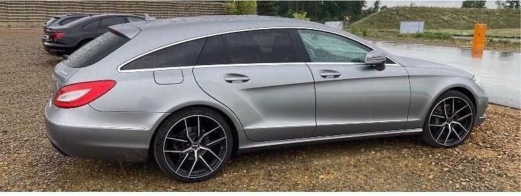 Silber Gebraucht 2013 Mercedes CLS350 Shooting Brake Kombi | 21.555 € (Etwas zu teuer) - Bild 1/4