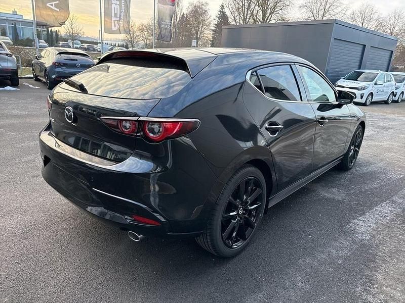 Neu Mazda 3 Nagisa 140 PS (102 kW) 2026 Jet black Limousine