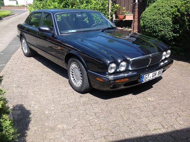 Gebraucht Jaguar XJ8 237 PS (174 kW) 1998 Schwarz metallic Limousine