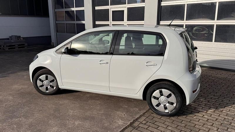 Gebraucht VW up! 65 PS (47 kW) 2021 Weiß Kleinwagen