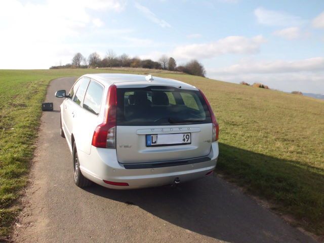 Gebraucht Volvo V50 R-Design Pro 114 PS (83 kW) 2012 Silber metallic Kombi