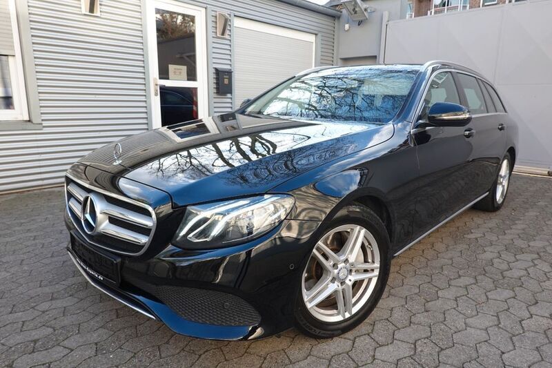 Schwarz unilack Gebraucht 2017 Mercedes E350 Kombi | 18.999 € (Superpreis) - Bild 1/4