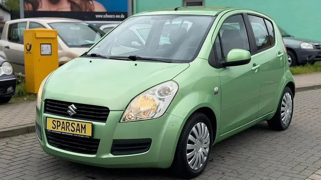 Gebraucht Suzuki Splash Basic 65 PS (47 kW) 2008 Grün Kleinwagen