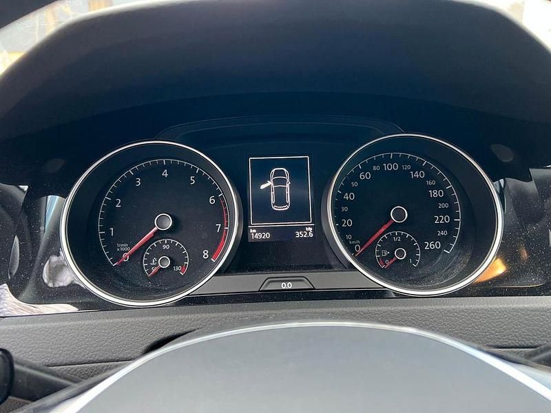 Schwarz Gebraucht 2018 VW Golf VII Sound Limousine | 17.490 € (Guter Preis) - Bild 1/4