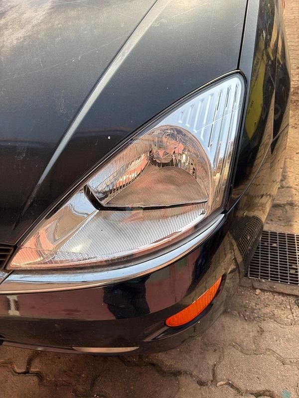 Gebraucht Ford Focus Ghia 115 PS (84 kW) 1999 Blau Kombi