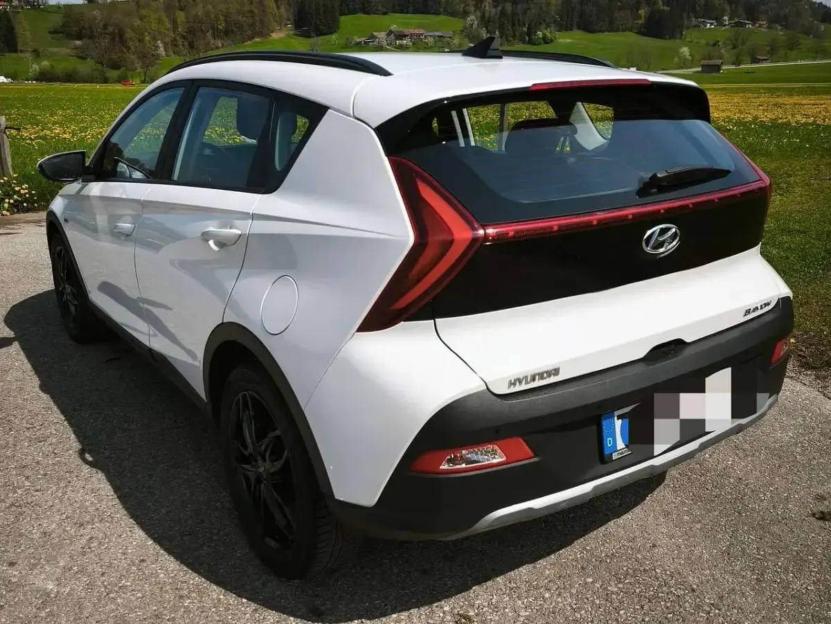 Gebraucht Hyundai Bayon Intro Edition 101 PS (74 kW) 2021 Weiß SUV