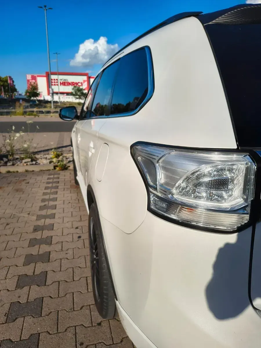 Gebraucht Mitsubishi Outlander 201 PS (147 kW) 2014 Weiß SUV