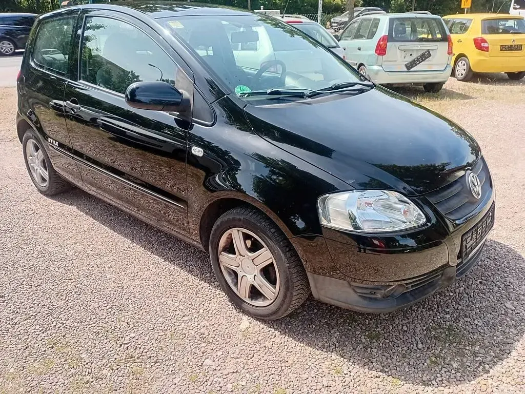 Gebraucht VW Fox Style 60 PS (44 kW) 2011 Schwarz Kleinwagen