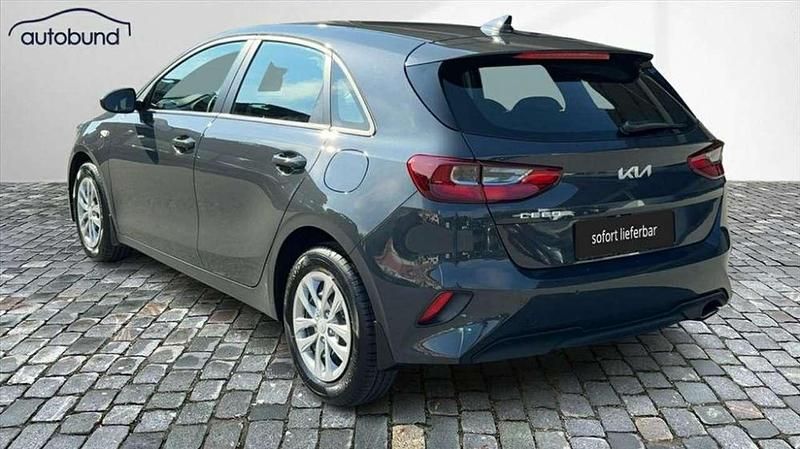 Neu Kia Ceed Best 140 PS (102 kW) 2025 Grau Kleinwagen