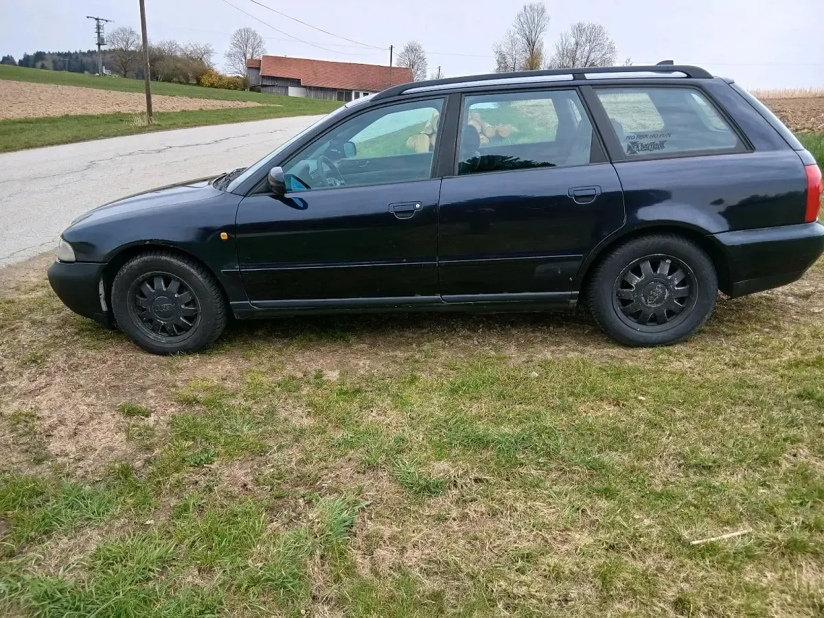 Gebraucht Audi A4 125 PS (91 kW) 1997 Blau Kombi