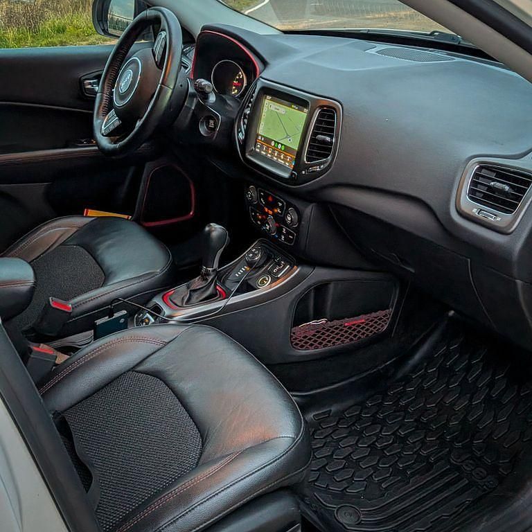 Gebraucht Jeep Compass Trailhawk 170 PS (125 kW) 2019 Weiß SUV