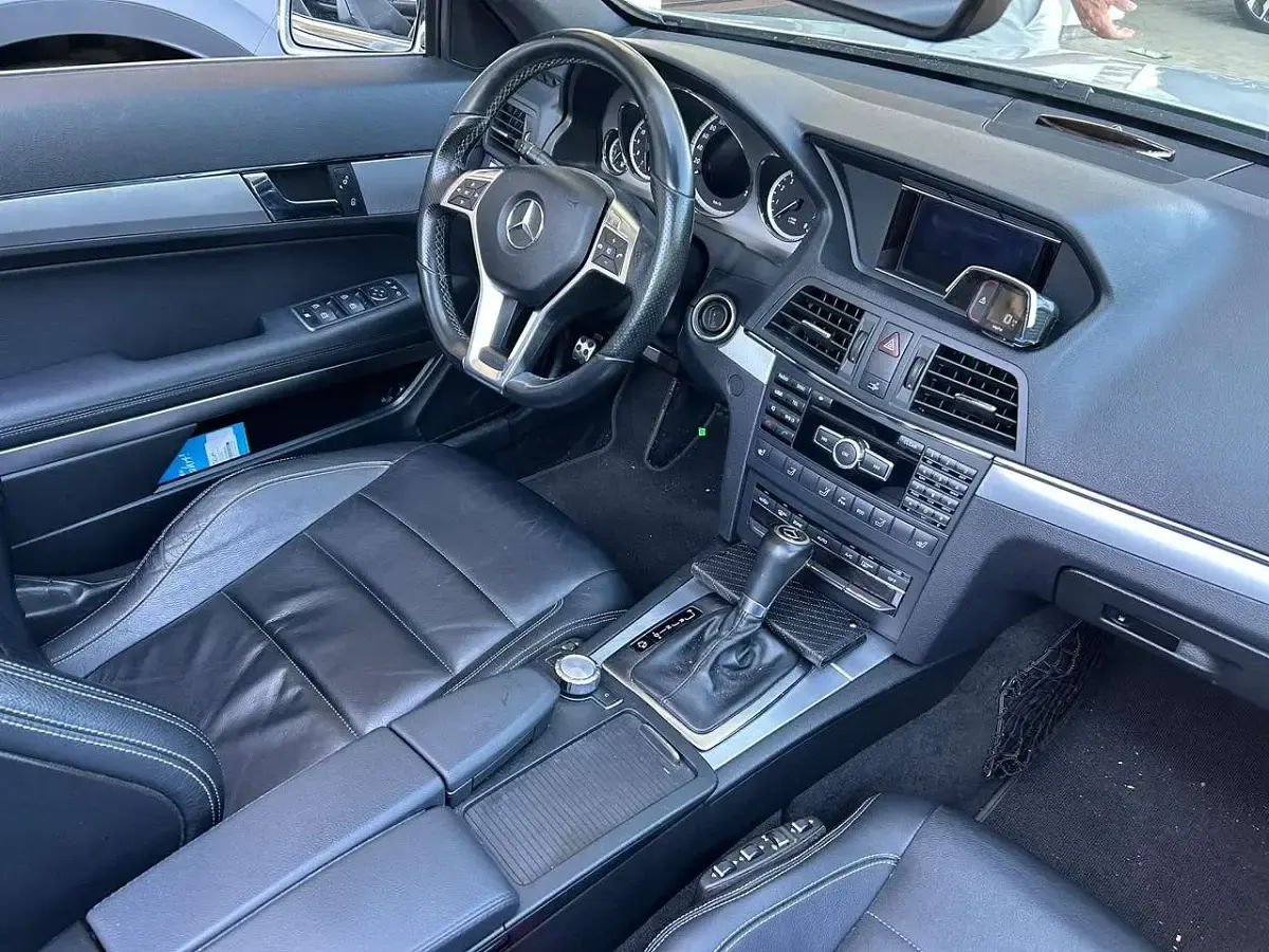 Gebraucht Mercedes E250 204 PS (150 kW) 2012 Iridiumsilber  metalliclack Cabrio