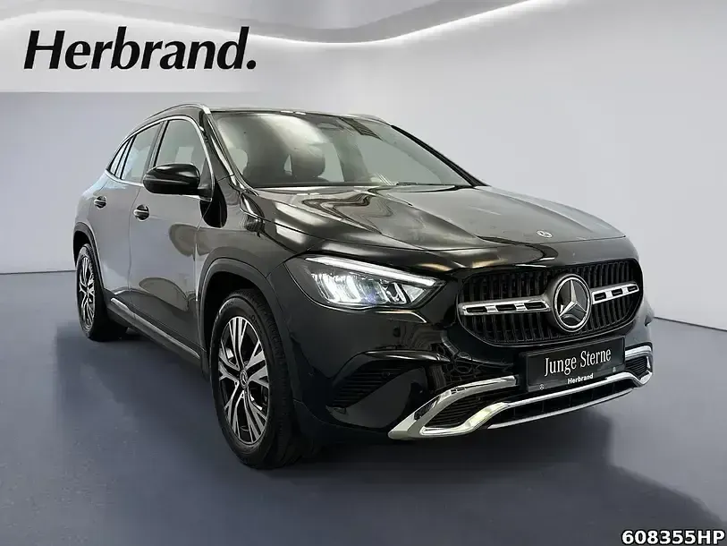 Gebraucht Mercedes GLA200 Progressive 163 PS (119 kW) 2025 Kosmosschwarz metallic SUV
