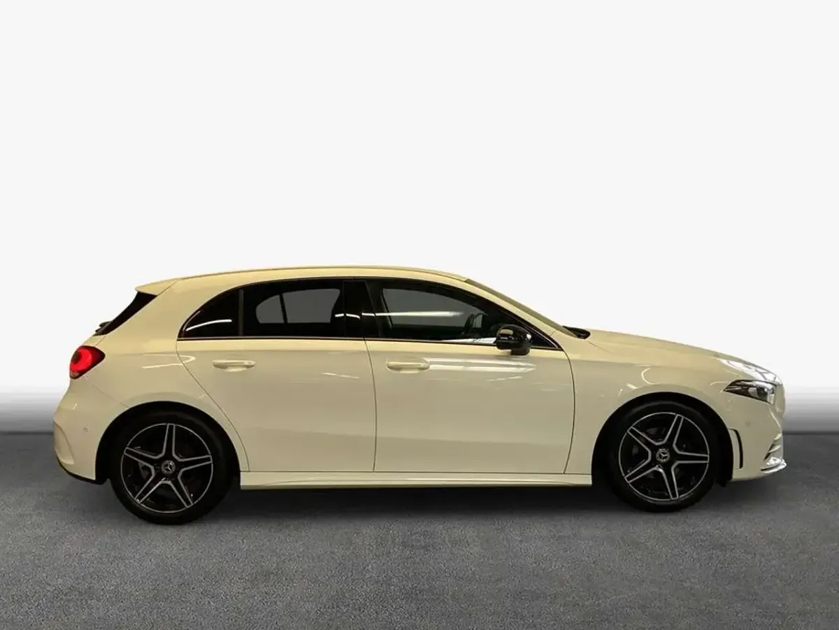 Gebraucht Mercedes A180 AMG 136 PS (100 kW) 2020 Polar white Limousine