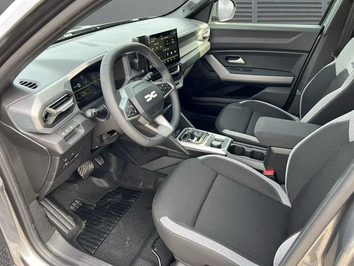 Nouă Dacia Duster Extreme 154 CP (113 kW) 2025 Gri SUV