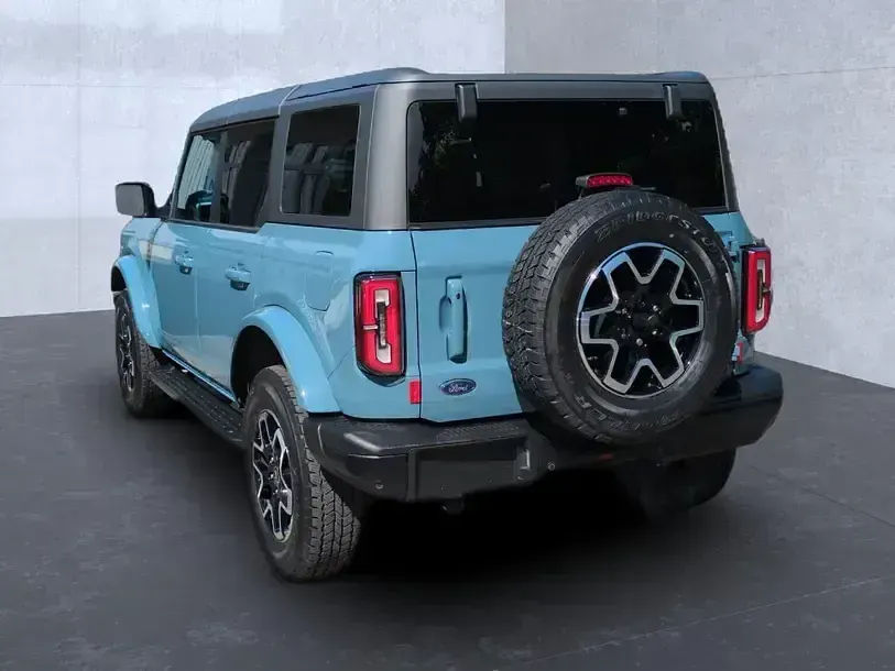 Begagnad Ford Bronco Outer Banks 334 HK (245 kW) 2024 Blå SUV