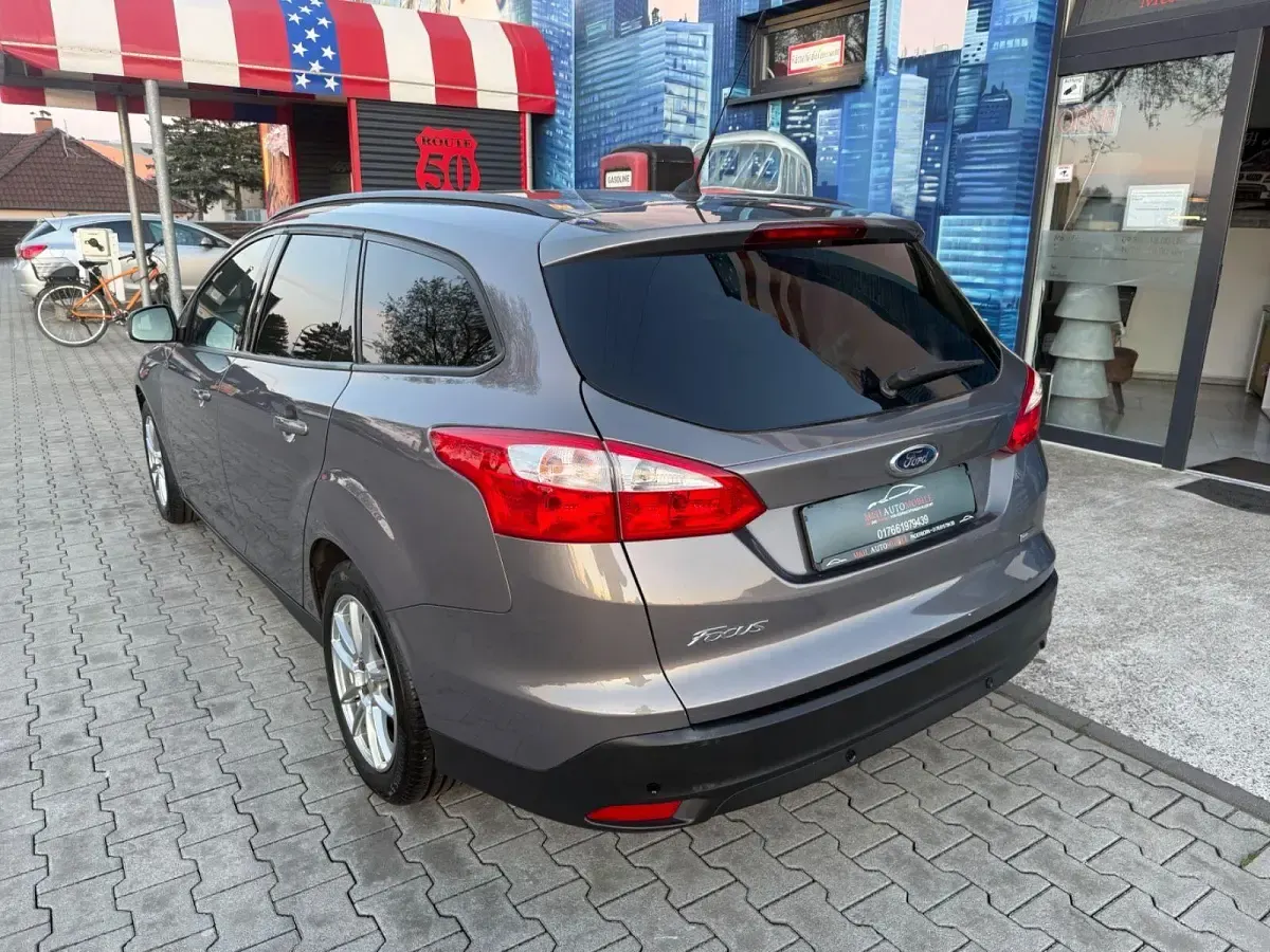 Gebraucht Ford Focus 101 PS (74 kW) 2012 Braun Kombi