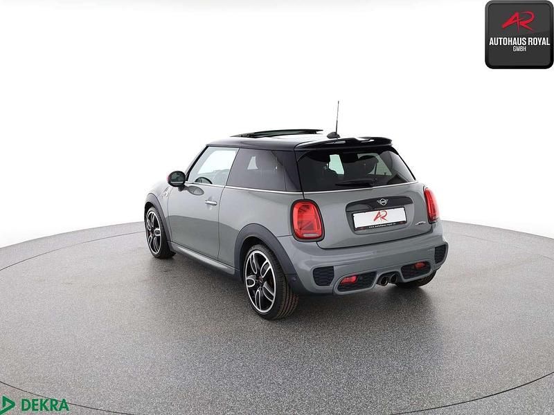Gebraucht Mini John Cooper Works 231 PS (169 kW) 2019 Moonwalk grey Kleinwagen
