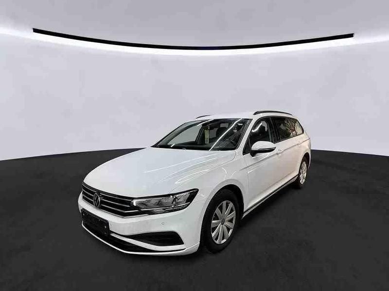 Gebraucht VW Passat 150 PS (110 kW) 2021 Weiß Kombi