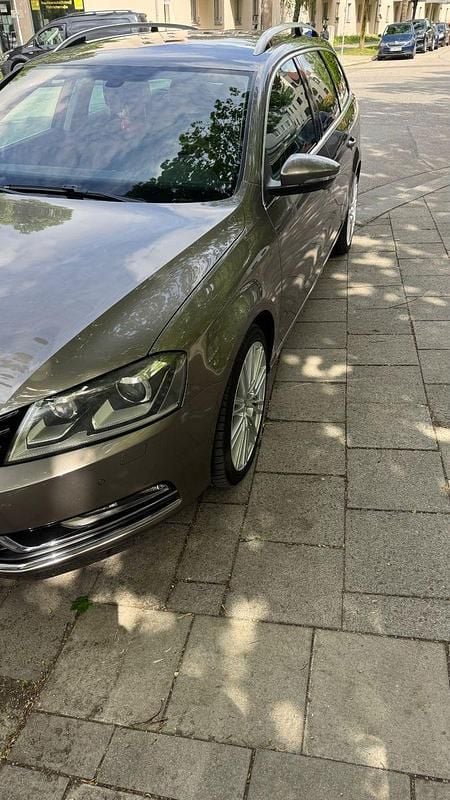 Beige Gebraucht 2011 VW Passat Exclusive Kombi | 7.200 € (Fairer Preis) - Bild 1/4