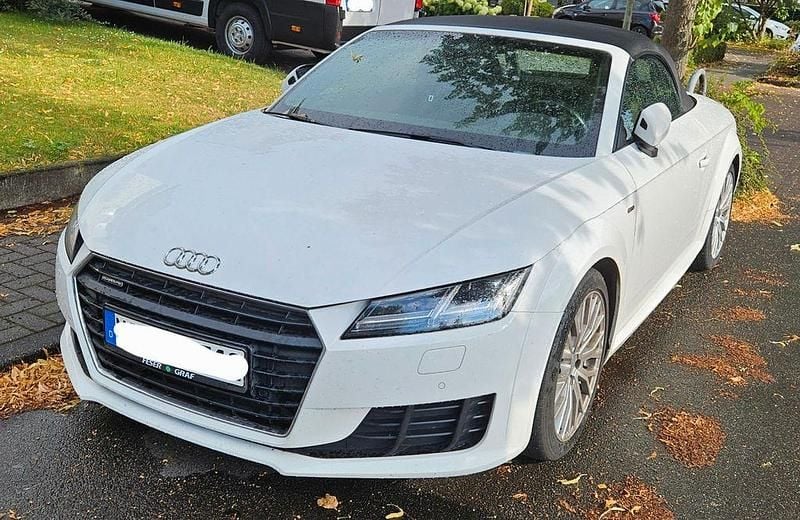 Weiß Gebraucht 2017 Audi TT Roadster Ambiente Cabrio | 22.700 € (Guter Preis) - Bild 1/4
