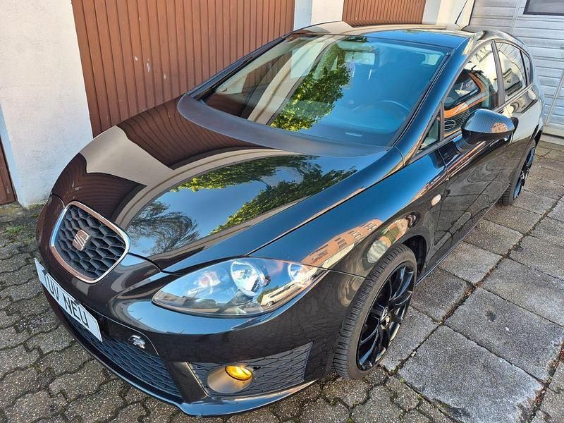 Second-hand Seat Leon FR 211 CP (155 kW) 2011 Negru Hatchback