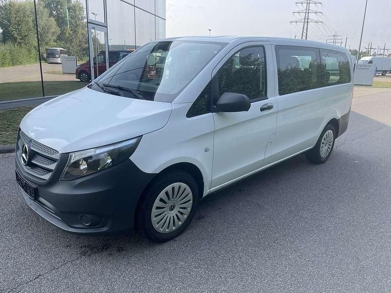 Arktikweiß Gebraucht 2022 Mercedes Vito Van / Kleinbus | 33.479 € (Fairer Preis) - Bild 1/4