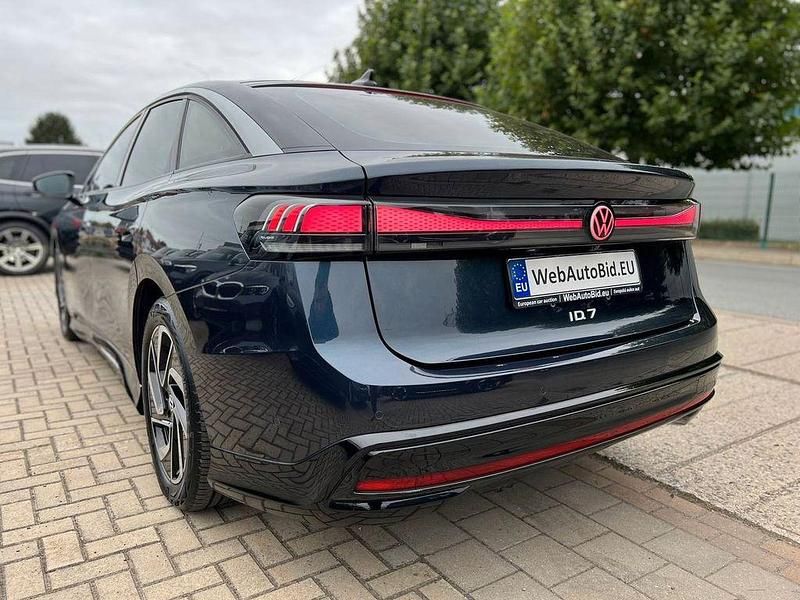 Gebraucht VW ID.7 Pro 150 kW (204 PS) 2024 Blau Limousine
