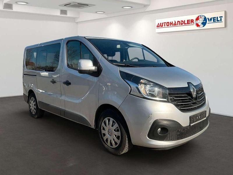 Gebraucht Renault Trafic Expression 125 PS (91 kW) 2016 Silber Van / Kleinbus
