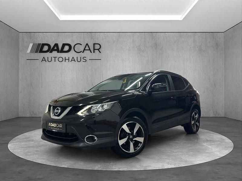 Schwarz Gebraucht 2015 Nissan Qashqai 360º SUV | 11.900 € (Fairer Preis) - Bild 1/4