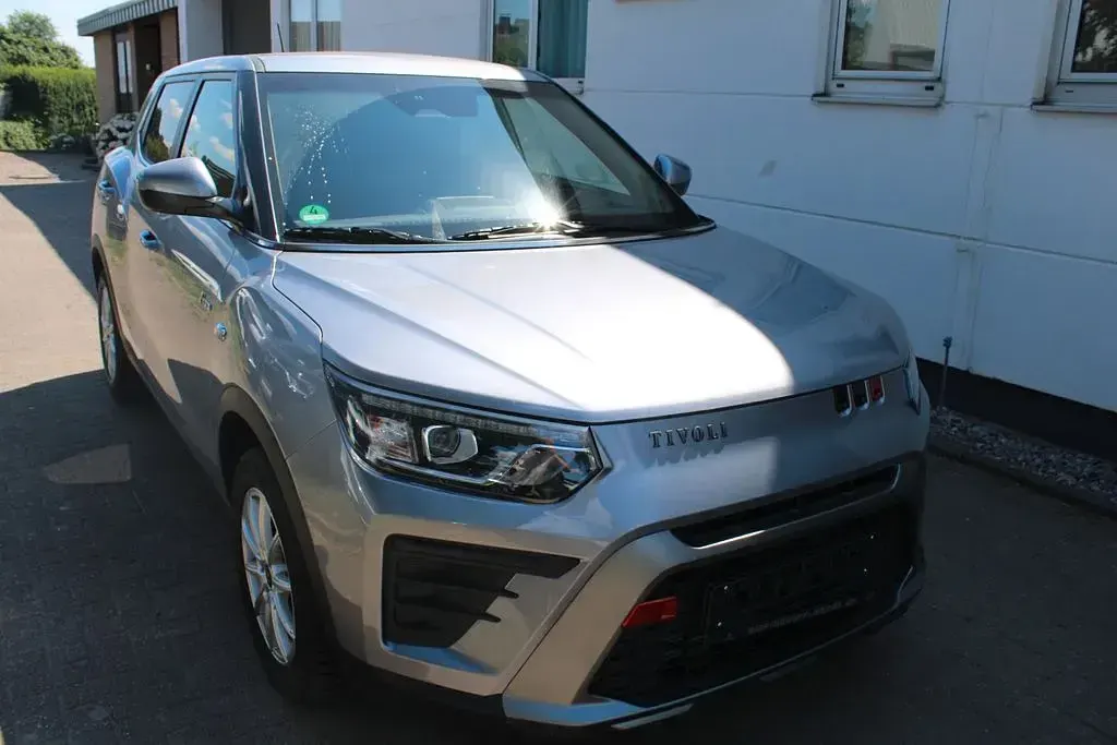 Neu KGM Tivoli 163 PS (119 kW) 2026 Grau SUV