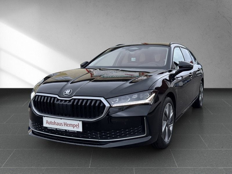 Schwarz Neu 2025 Skoda Superb Selection Kombi | 47.990 € (Fairer Preis) - Bild 1/4