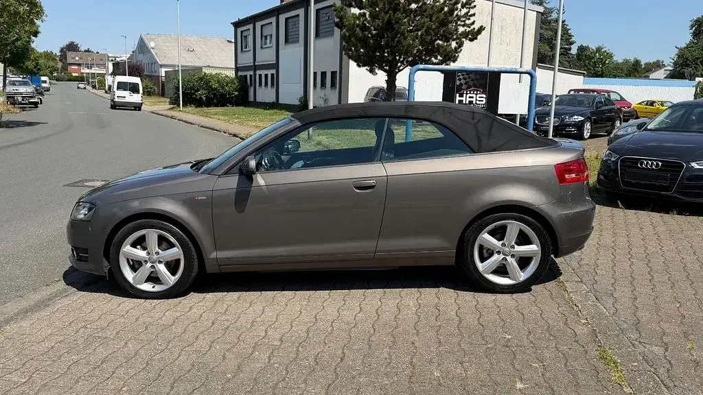 Gebraucht Audi A3 Cabriolet S-Line 125 PS (91 kW) 2012 Grau Cabrio