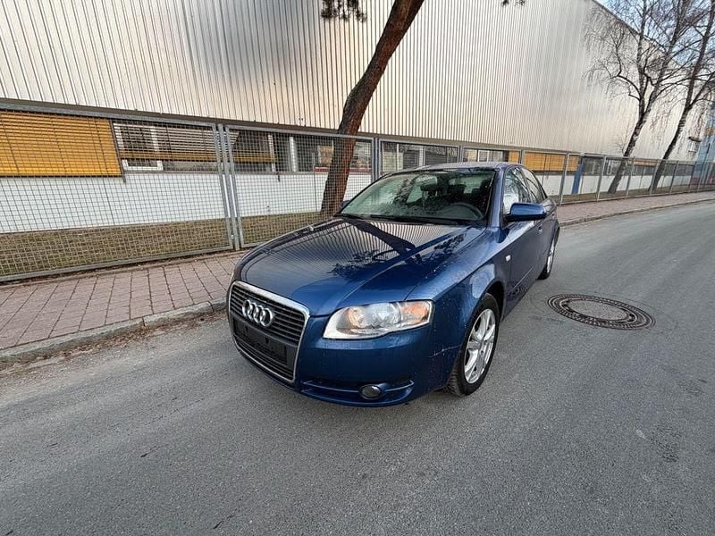 Blau Gebraucht 2005 Audi A4 Limousine | 1.000 € (Superpreis) - Bild 1/4