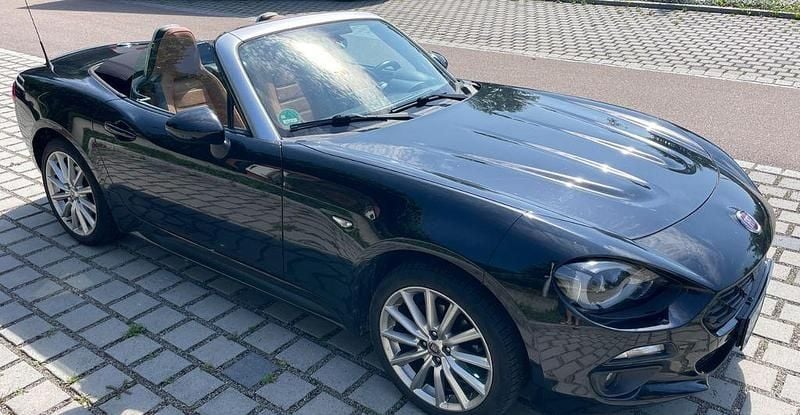 Schwarz Gebraucht 2018 Fiat 124 Spider Lusso Cabrio | 18.850 € (Fairer Preis) - Bild 1/4