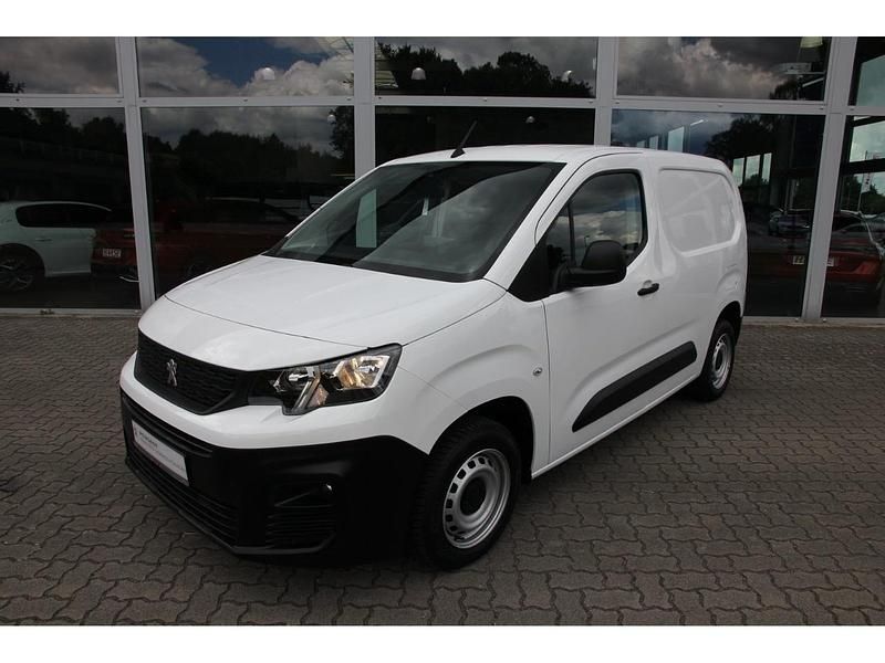 Gebraucht Peugeot Partner 102 PS (75 kW) 2022 Weiß Van / Kleinbus