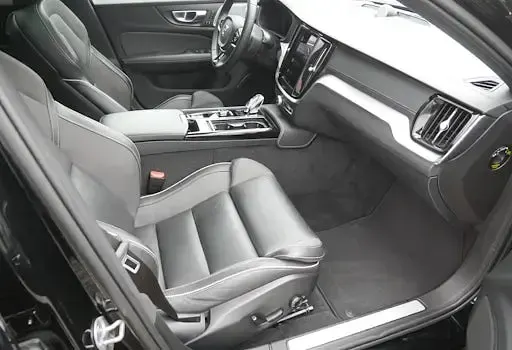 Gebraucht Volvo V60 Ultra 455 PS (334 kW) 2022 Schwarz / black solid stone Kombi